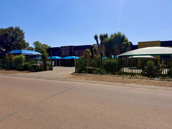 344 m² Commercial space
