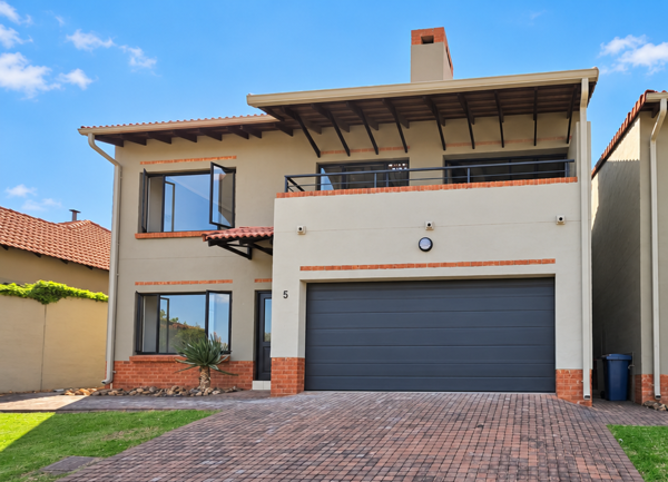4 Bedroom Townhouse