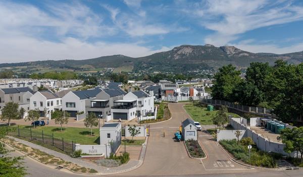 650 m² Land