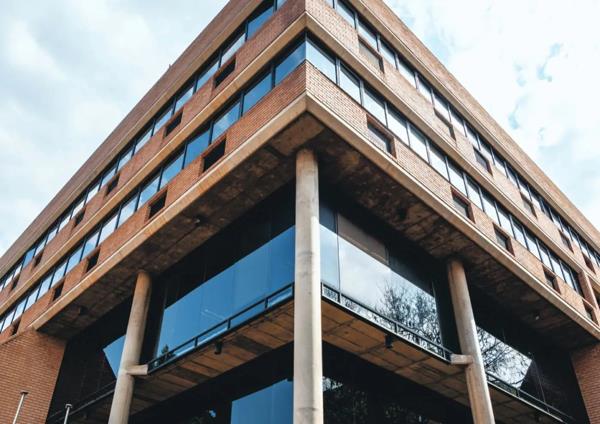 2 518 m² Commercial space