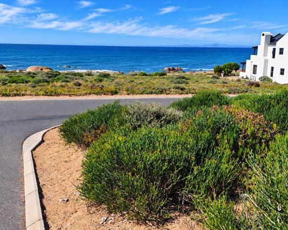 298 m² Land