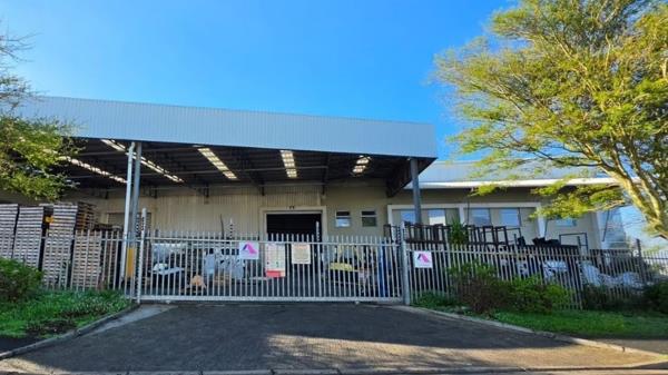 1 700 m² Industrial space