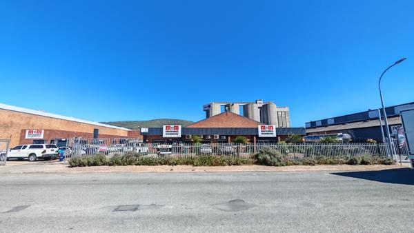 1 136 m² Office Space