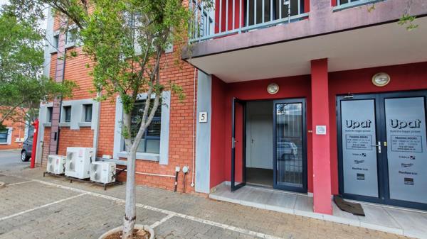 607 m² Office Space