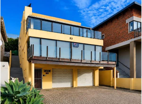 6 Bedroom House