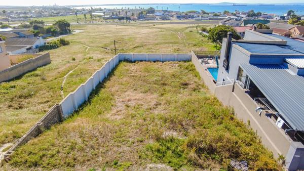 496 m² Land