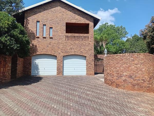 6 Bedroom House