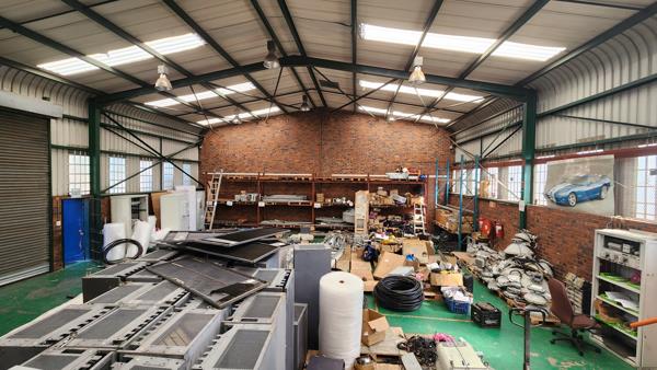 330 m² Industrial space