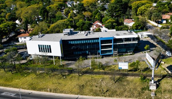 1 200 m² Commercial space