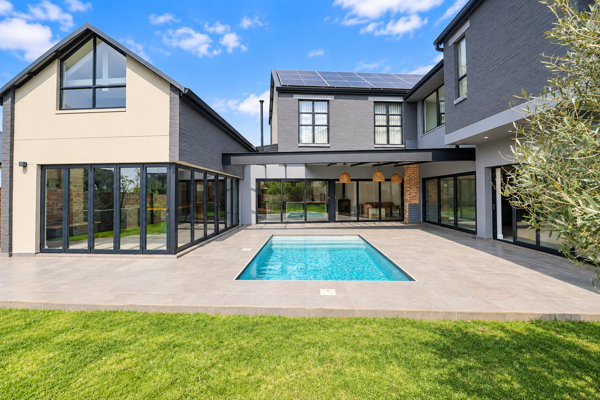 5 Bedroom House