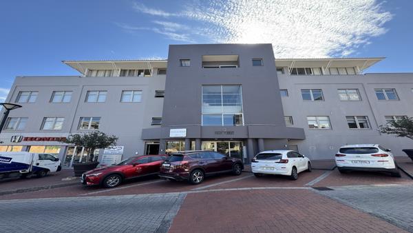 104 m² Commercial space