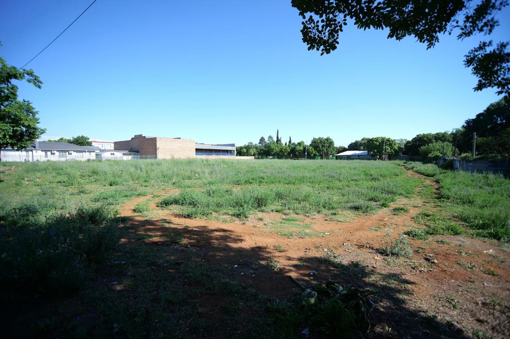 6 809 m² Land