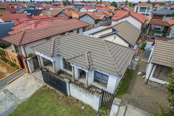 6 Bedroom House