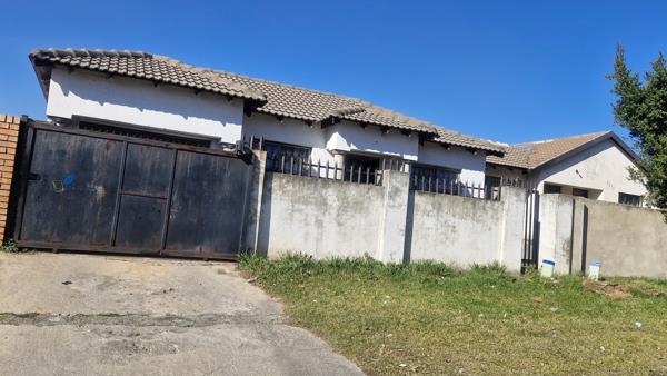 6 Bedroom House