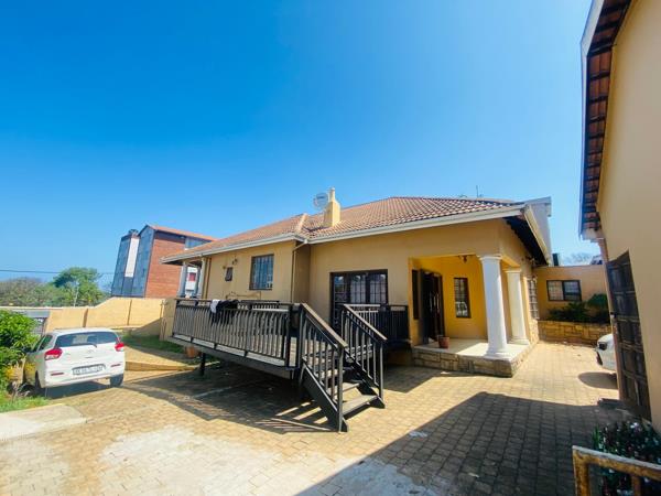 8 Bedroom House