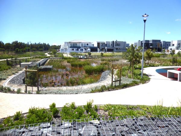 250 m² Land