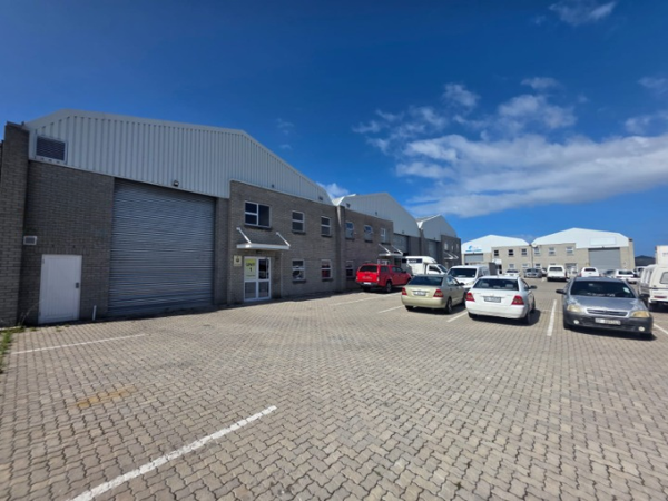 651 m² Industrial space