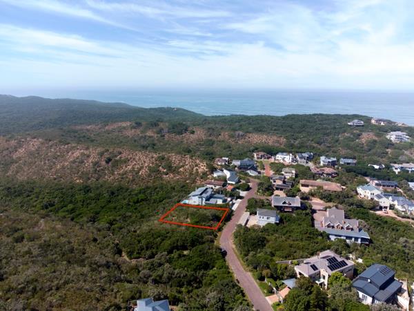 1 048 m² Land
