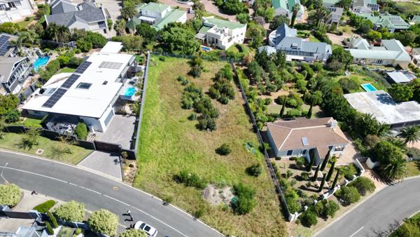 914 m² Land
