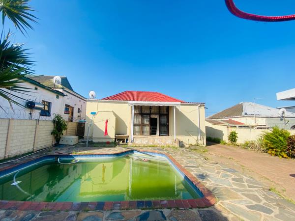 10 Bedroom House