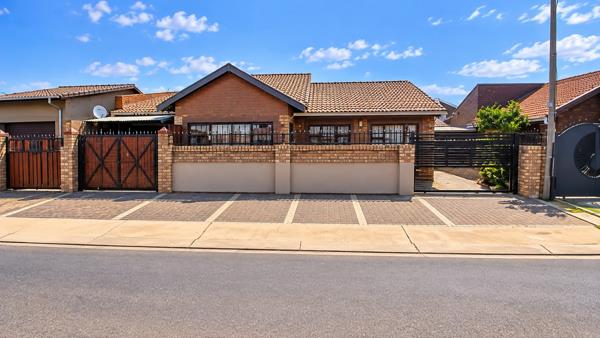 6 Bedroom House