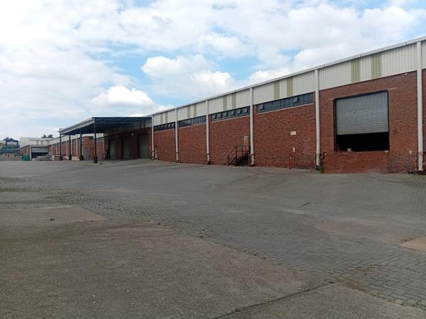 2 100 m² Commercial space