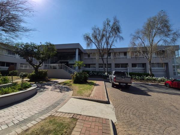 687 m² Commercial space