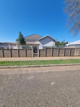 8 Bedroom House