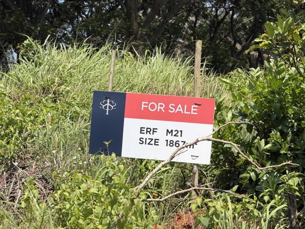 1 867 m² Land