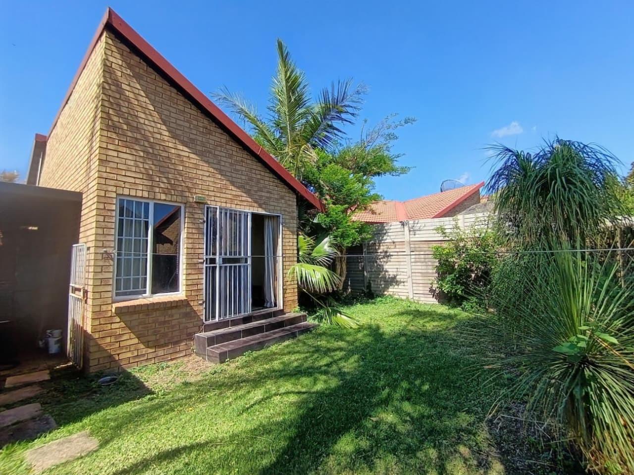 2 Bedroom Townhouse in Strandfontein