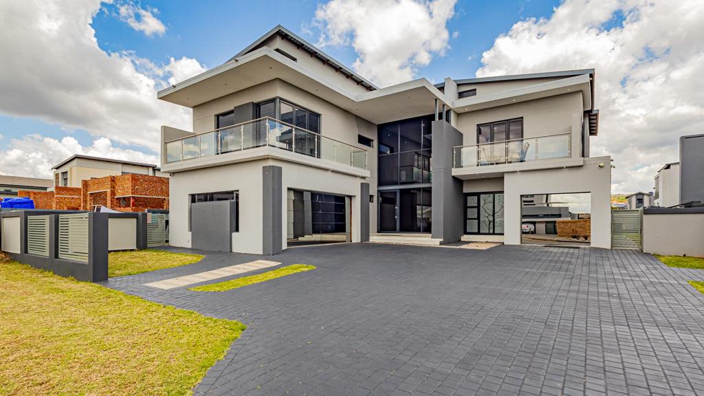 5 Bedroom House