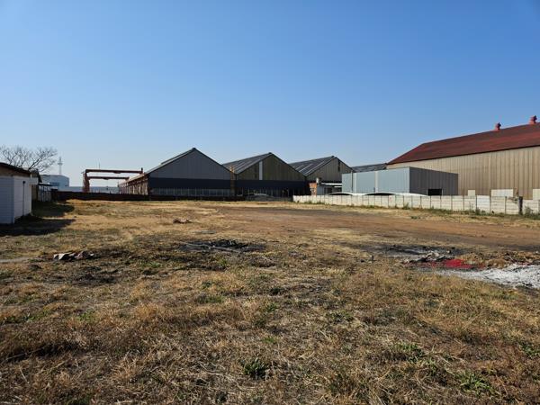 2 999 m² Land