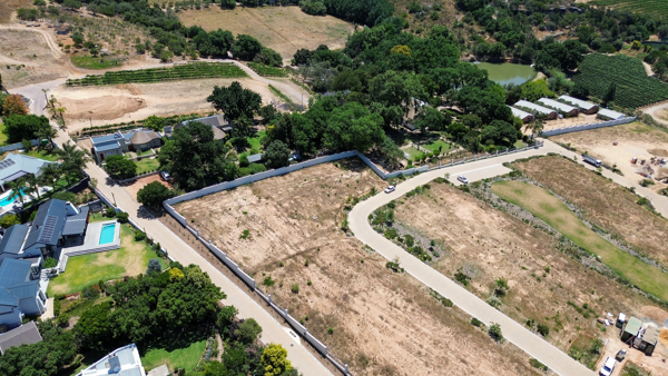 897 m² Land