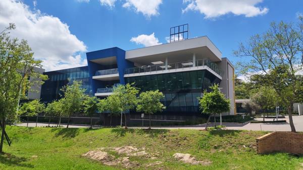 2 000 m² Office Space