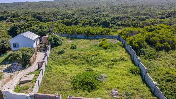 854 m² Land