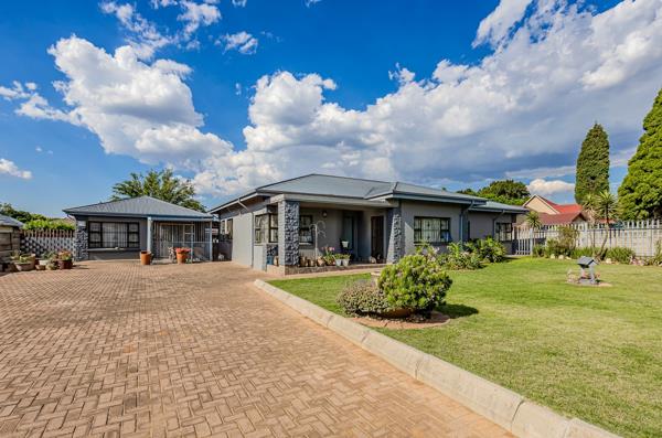 7 Bedroom House