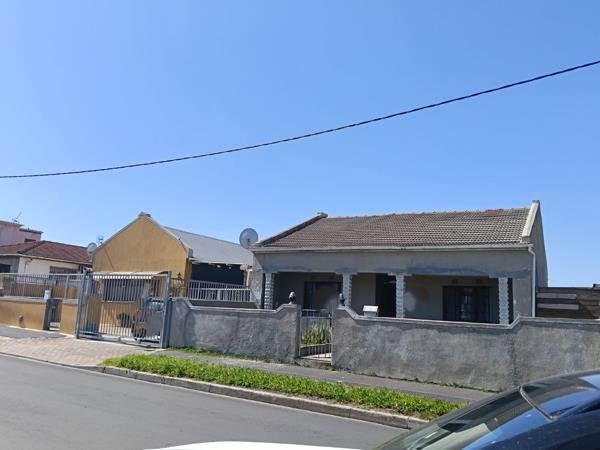6 Bedroom House