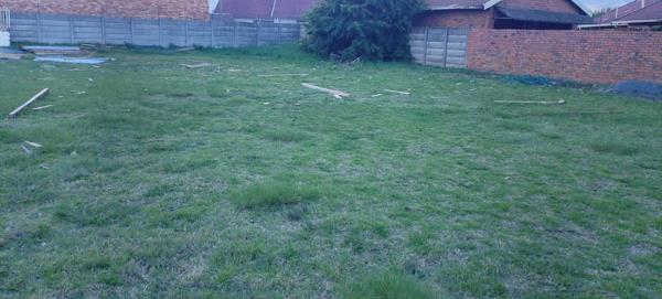 808 m² Land