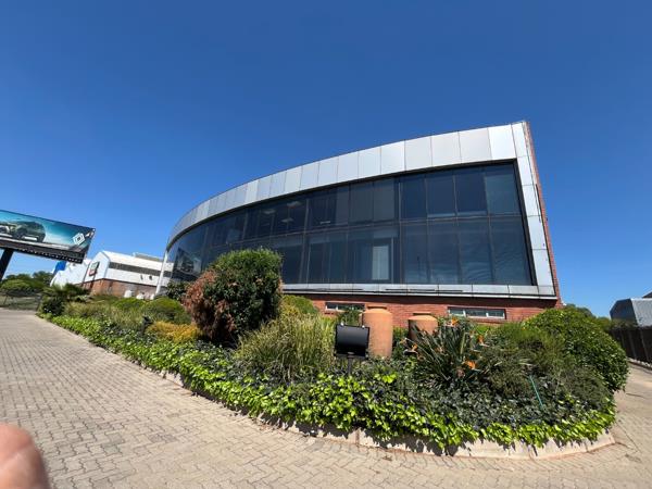 606 m² Industrial space