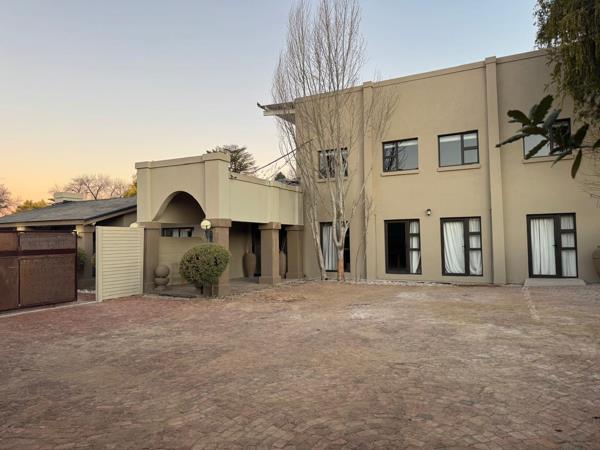 17 Bedroom House