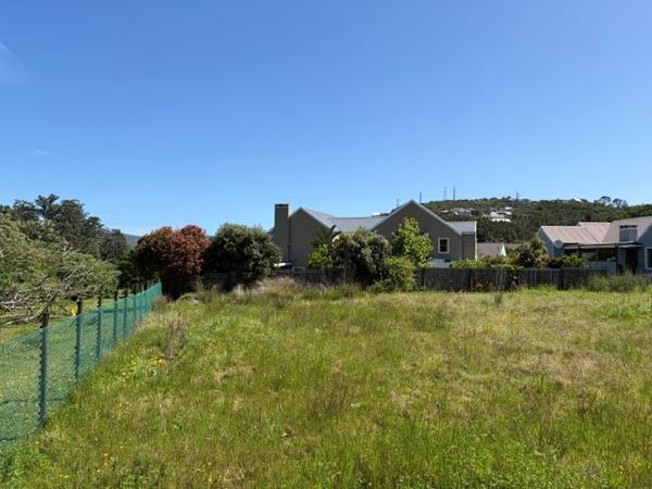 1 013 m² Land