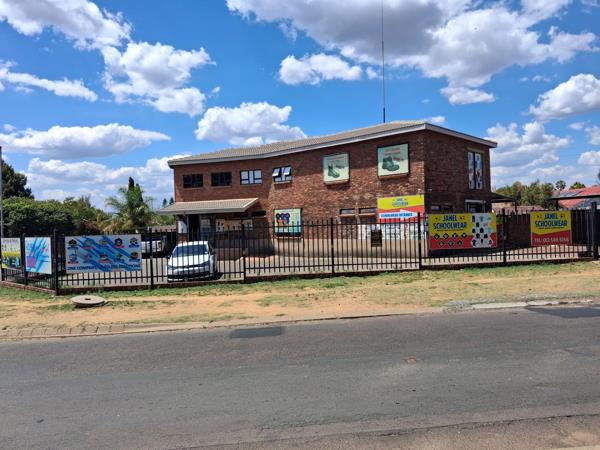 320 m² Commercial space