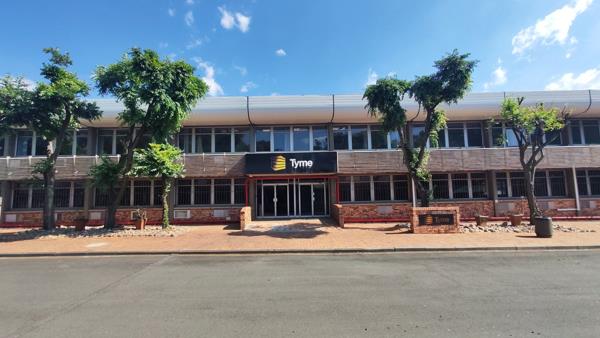 1 700 m² Office Space