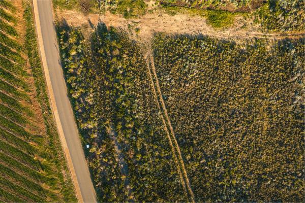 1 858 m² Land