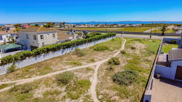 932 m² Land
