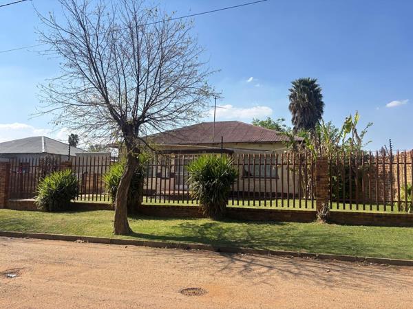 11 Bedroom House