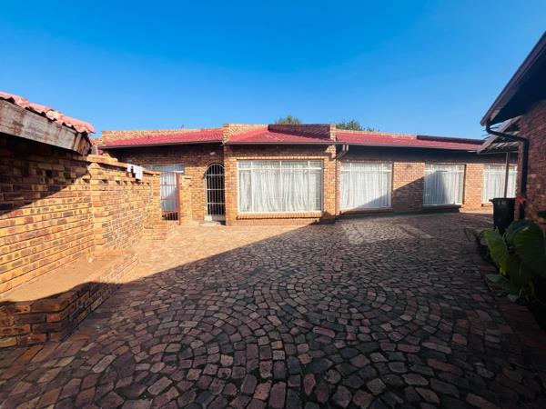 5 Bedroom House