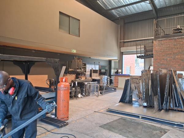 560 m² Commercial space