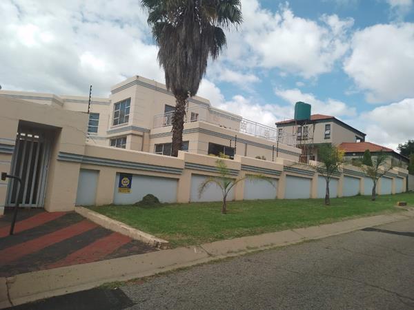 6 Bedroom House