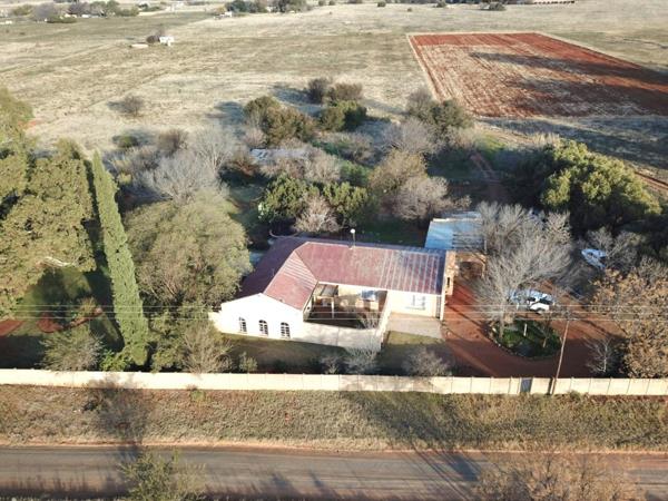 7.8 ha Smallholding
